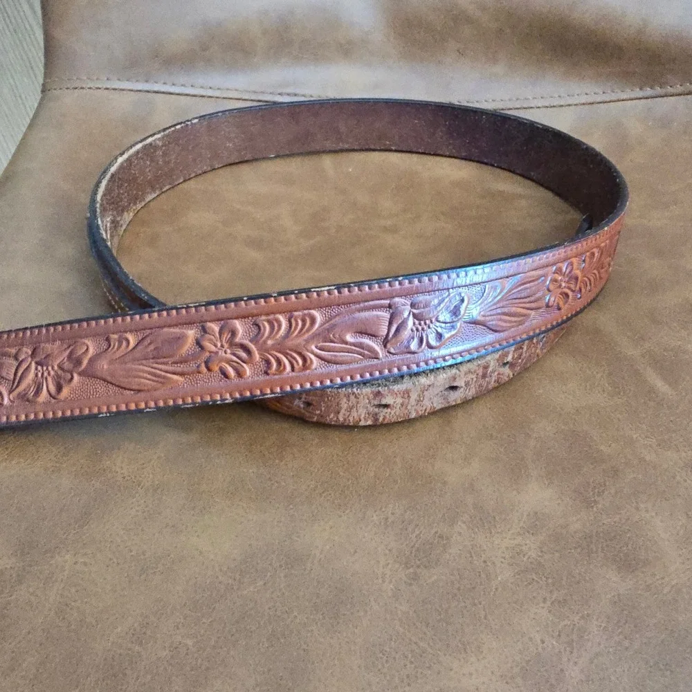 Burton Mens Vtg Brown Floral Tooled Top Grain Cowhide Leather Western Belt 40